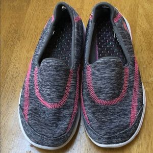 Girls gray sketchers slip on sneakers size 12.5